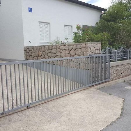Apartman Zahira Karlobag Εξωτερικό φωτογραφία
