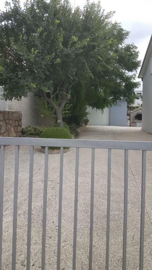Apartman Zahira Karlobag Εξωτερικό φωτογραφία